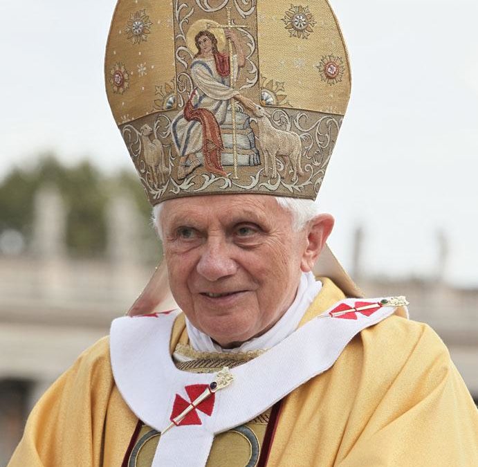 Jeudi 5 janvier à 18h30 – messe solennelle en hommage à Benoît XVI, pape émérite, décédé le 31 décembre 2022